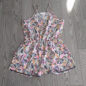 Beautiful romper by sans Souci🌼🌼🌸